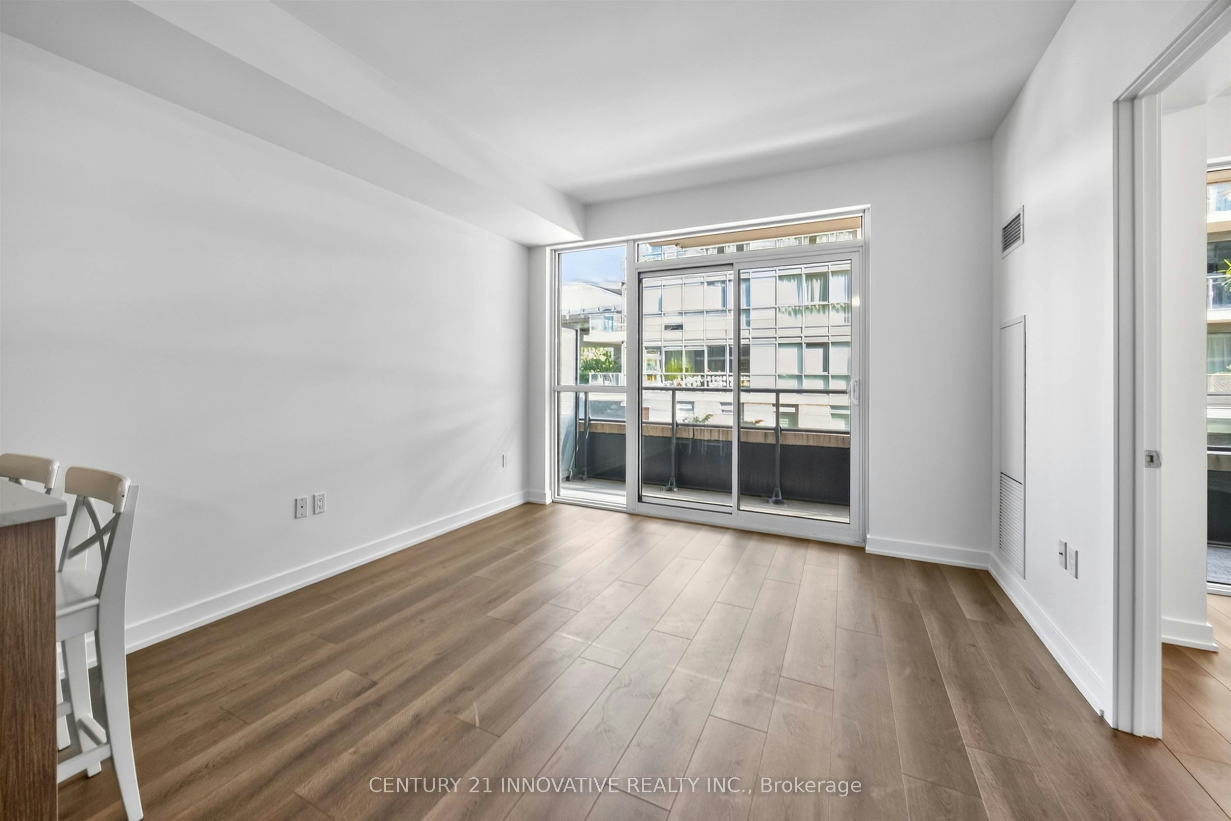 330-38 Iannuzzi Street, Toronto, ON, M5V 0S2 - 8