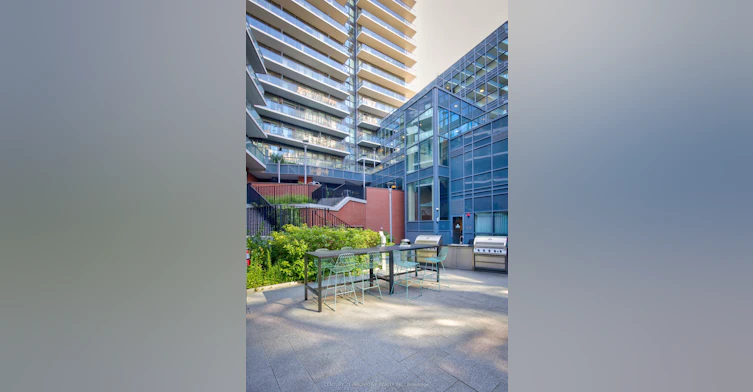 330-38 Iannuzzi Street, Toronto, ON, M5V 0S2 - 25
