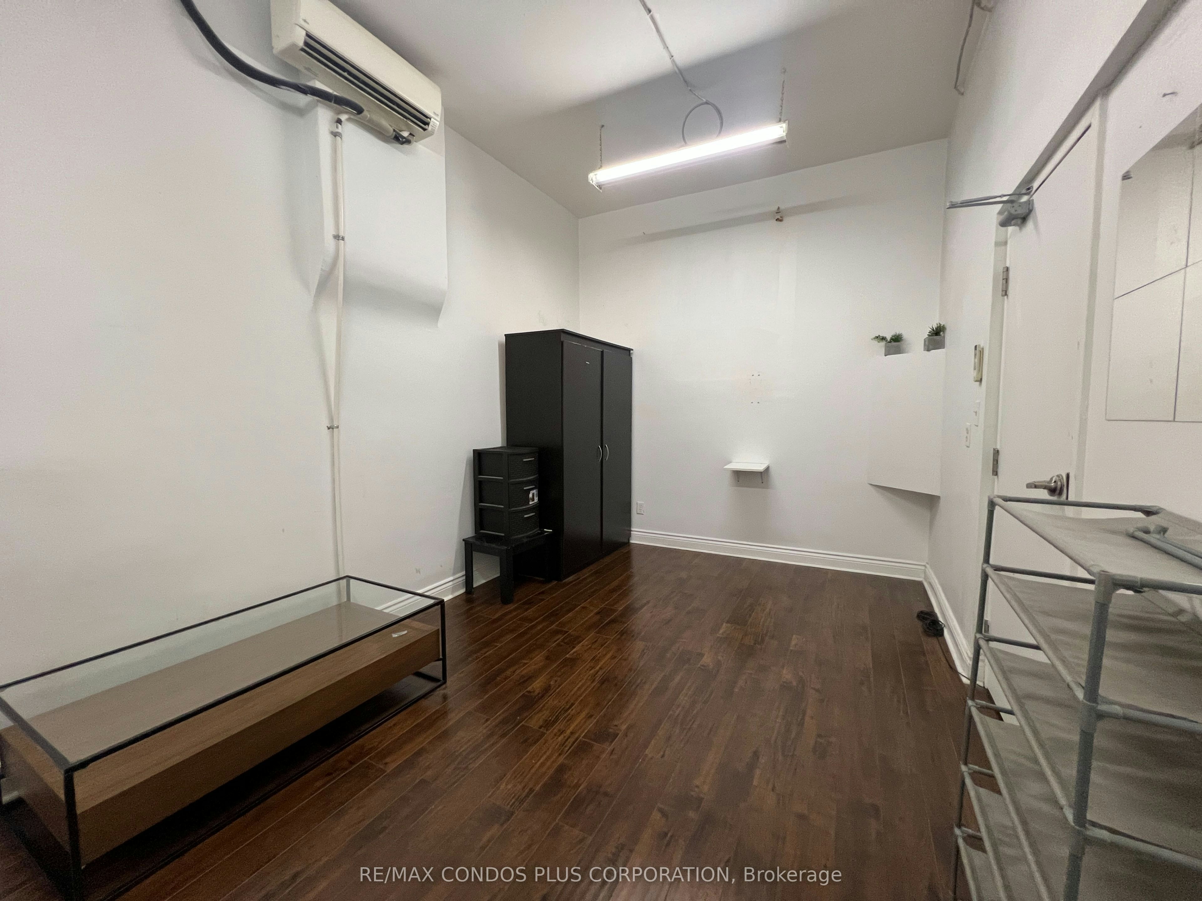 D-324 Spadina Avenue, Toronto, ON, M5T 2E7 - 11