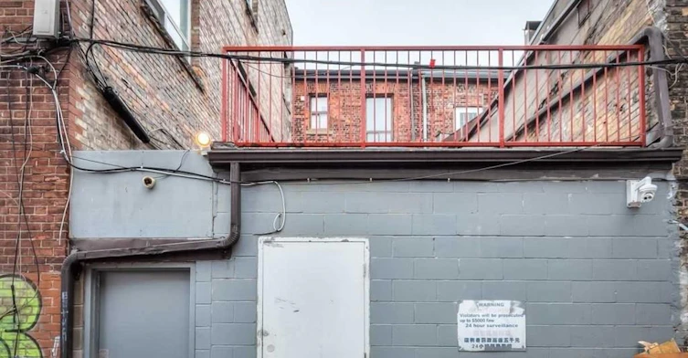D-324 Spadina Avenue, Toronto, ON, M5T 2E7 - 2