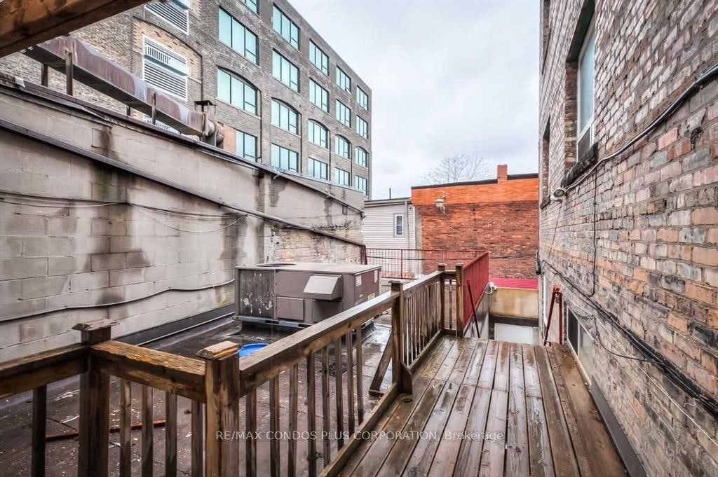 D-324 Spadina Avenue, Toronto, ON, M5T 2E7 - 8
