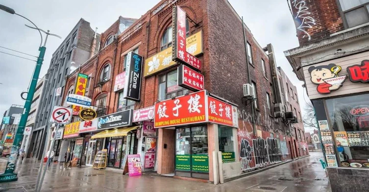 D-324 Spadina Avenue, Toronto, ON, M5T 2E7