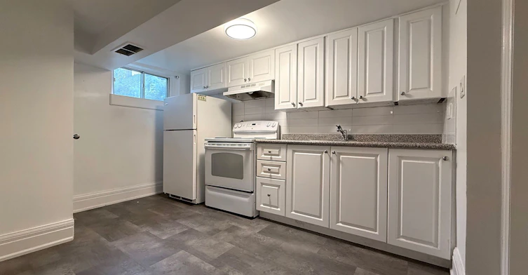 Bsmt-42 Glencairn Avenue, Toronto, ON, M4R 1M5 - 7