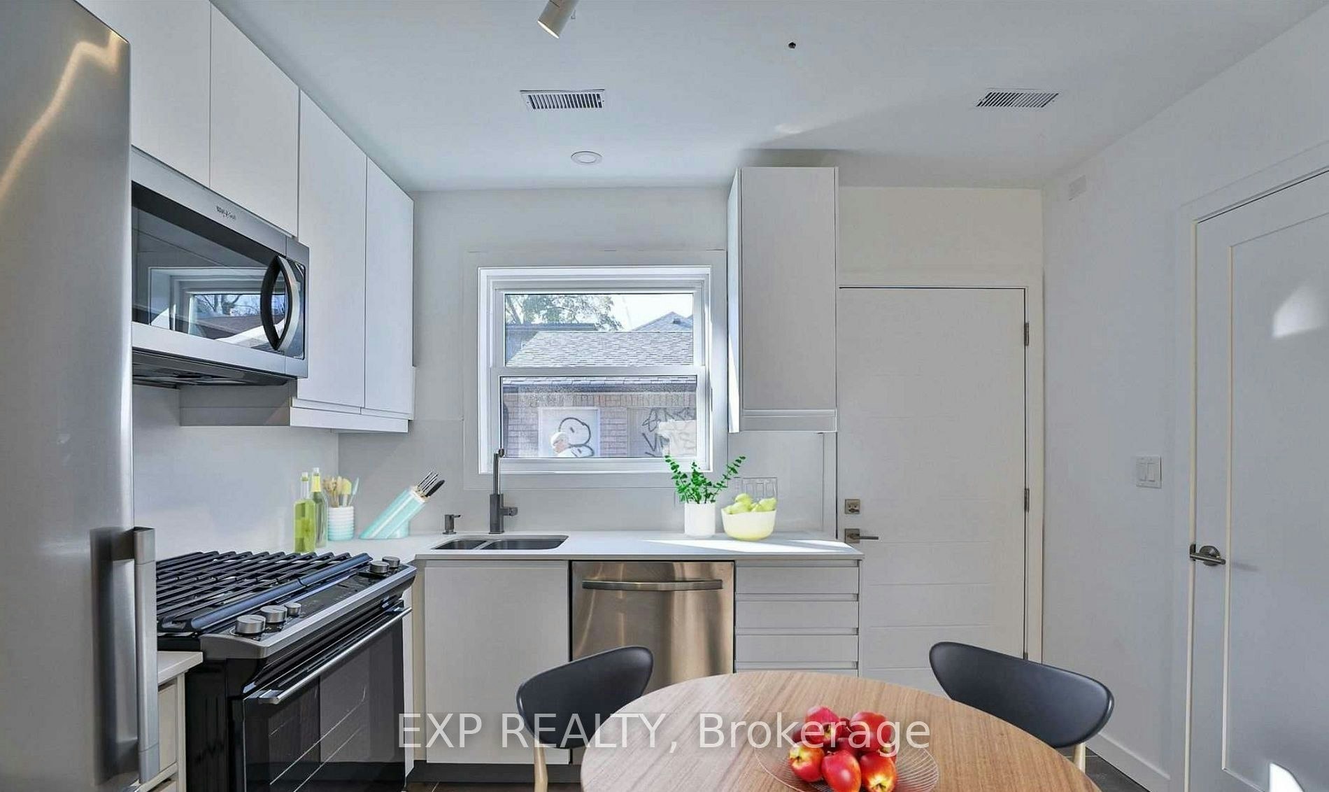 C-452 Montrose Avenue, Toronto, ON, M6G 3H1 - 12