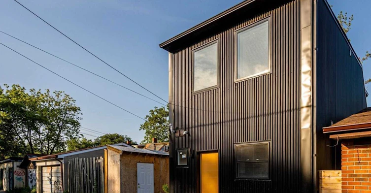 C-452 Montrose Avenue, Toronto, ON, M6G 3H1