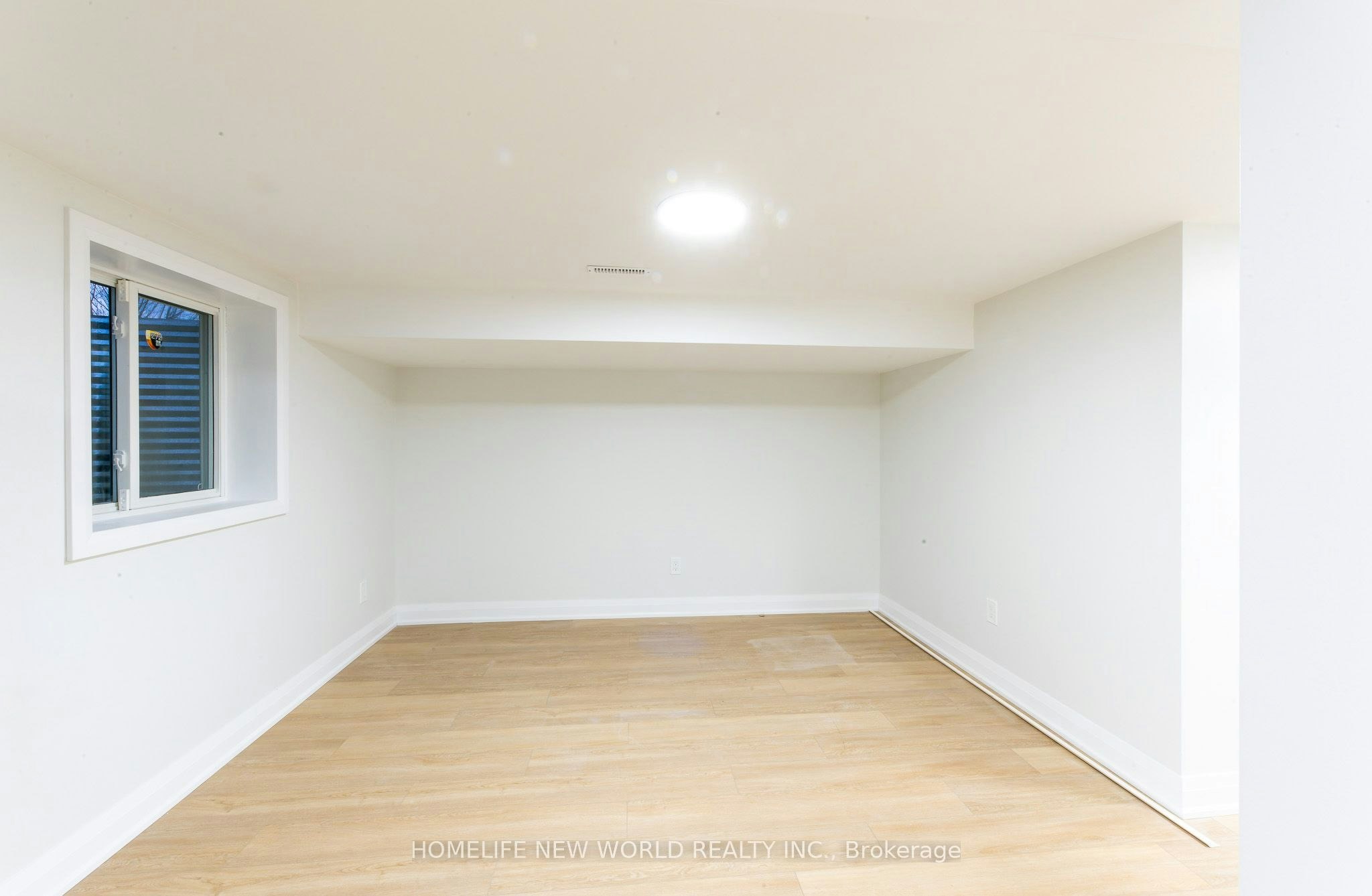 BSMT-1 Clydesdale Drive, Toronto, ON, M2J 3N1 - 9