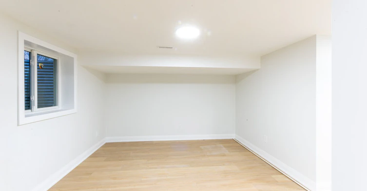 BSMT-1 Clydesdale Drive, Toronto, ON, M2J 3N1 - 9