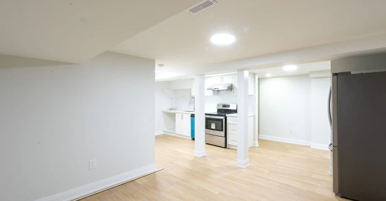 BSMT-1 Clydesdale Drive, Toronto, ON, M2J 3N1 - 10