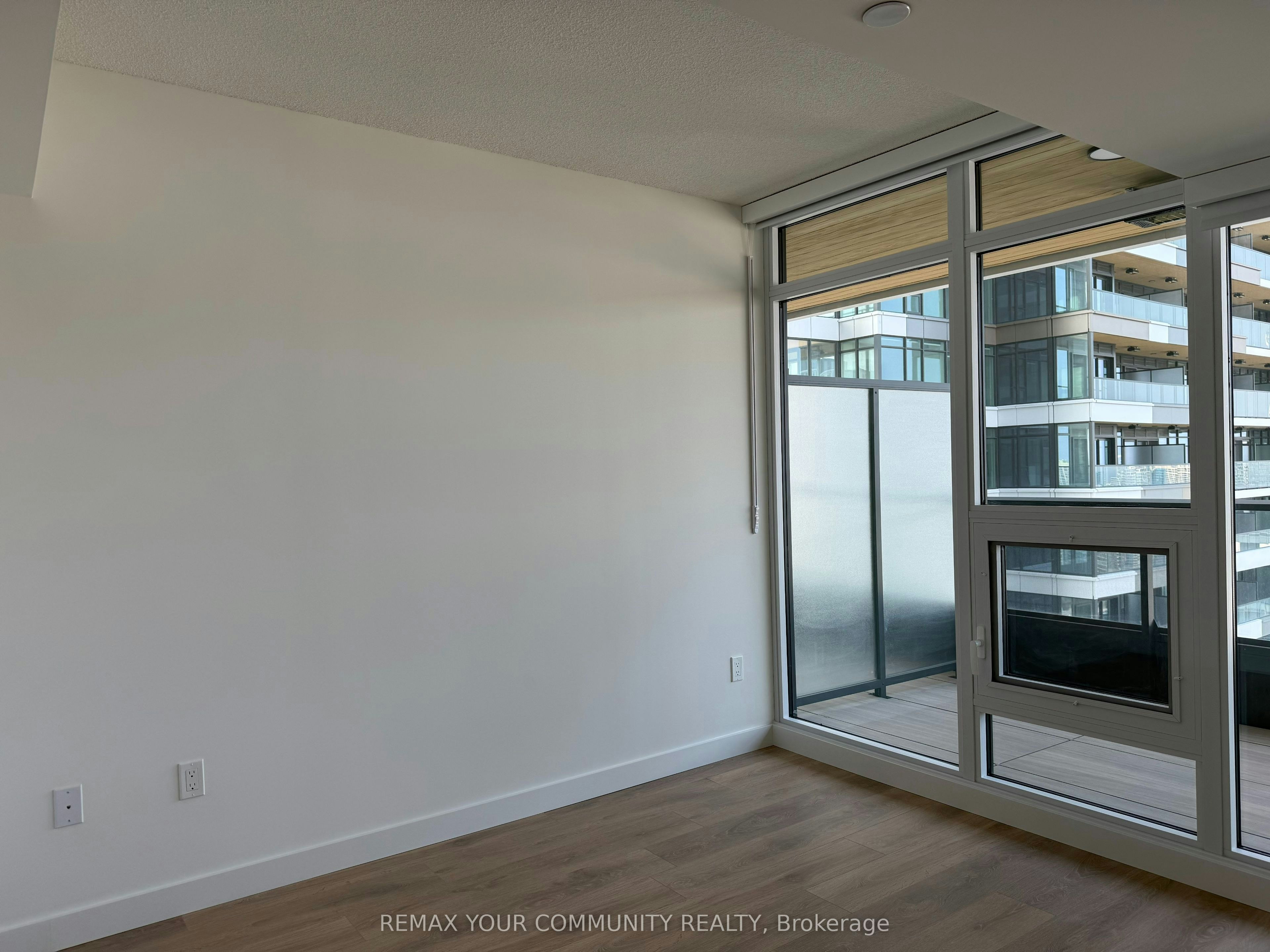4008-3 Concord Cityplace Way, Toronto, ON, M5V 0X4 - 8