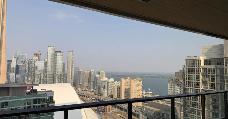 4008-3 Concord Cityplace Way, Toronto, ON, M5V 0X4 - 10