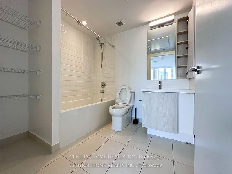 806-203 College Street, Toronto, ON, M5T 1P9 - 4