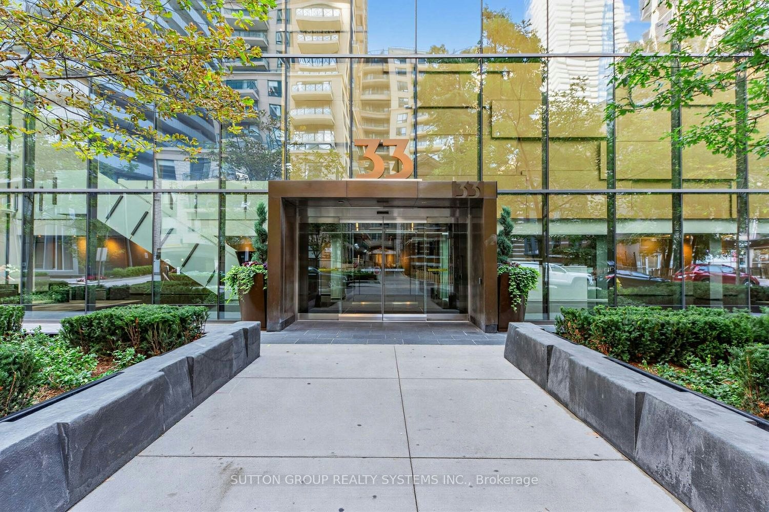 1406-33 Charles Street E, Toronto, ON, M4Y 1R9