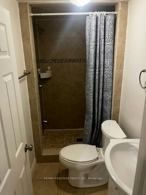 Lower-58 Finch Avenue E, Toronto, ON, M2N 4R3 - 5