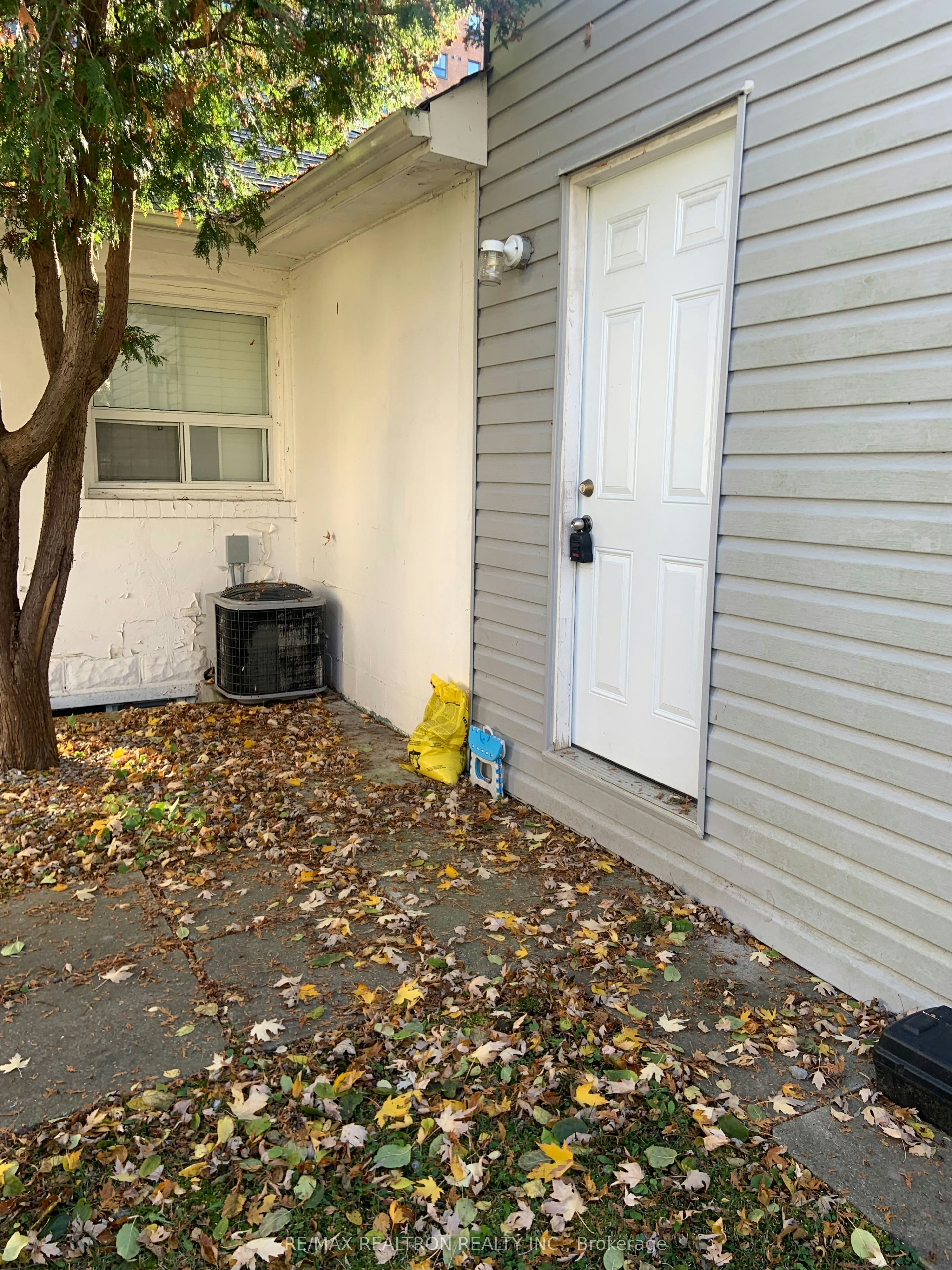 Lower-58 Finch Avenue E, Toronto, ON, M2N 4R3 - 8