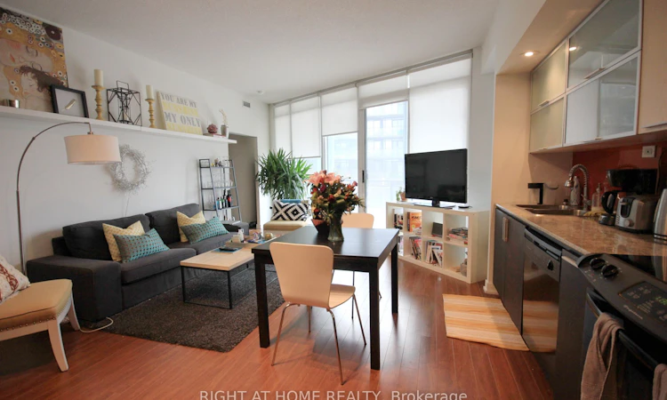 310-25 Capreol Court
