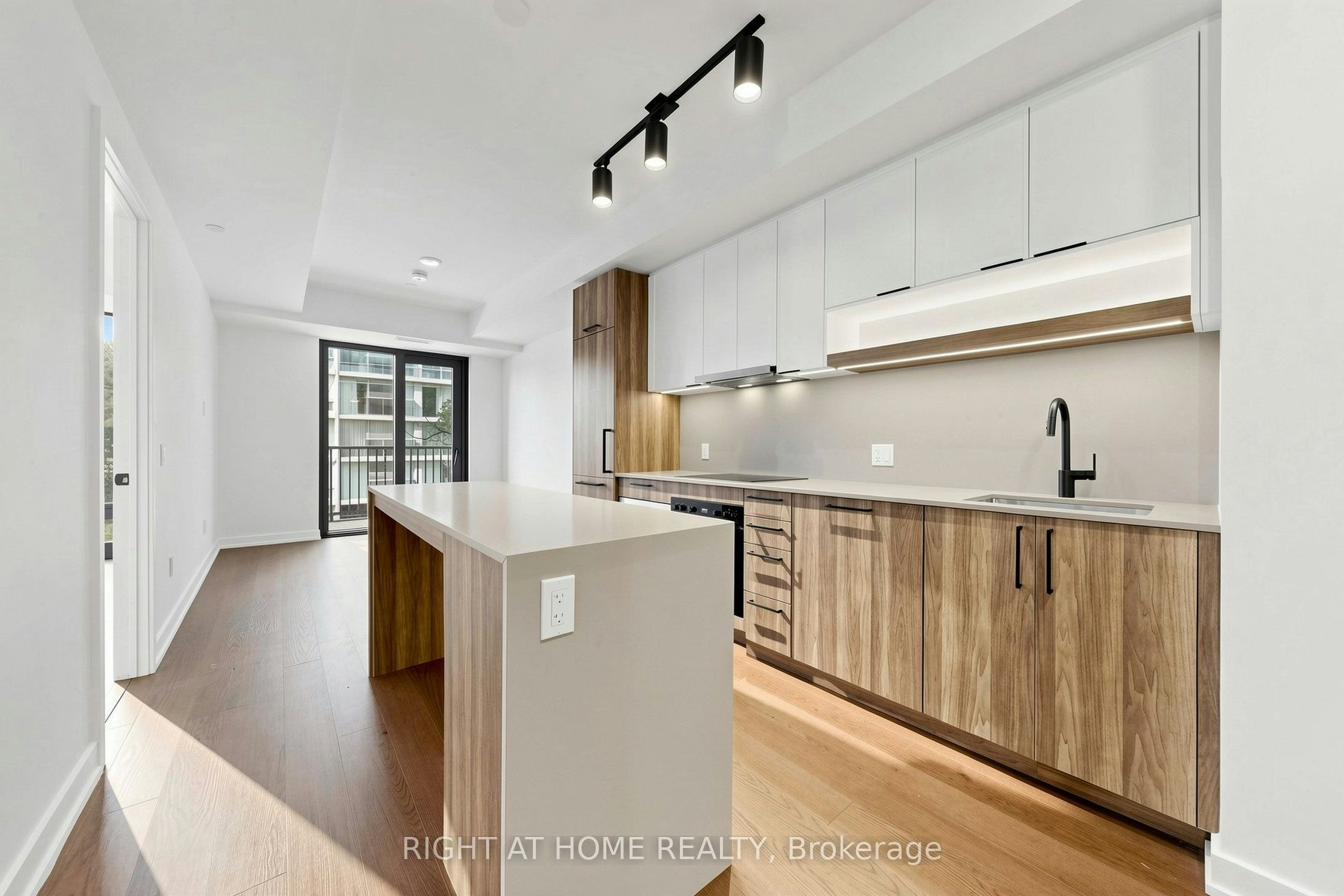 521-91 Montclair Avenue, Toronto, ON, M5P 0B1 - 10