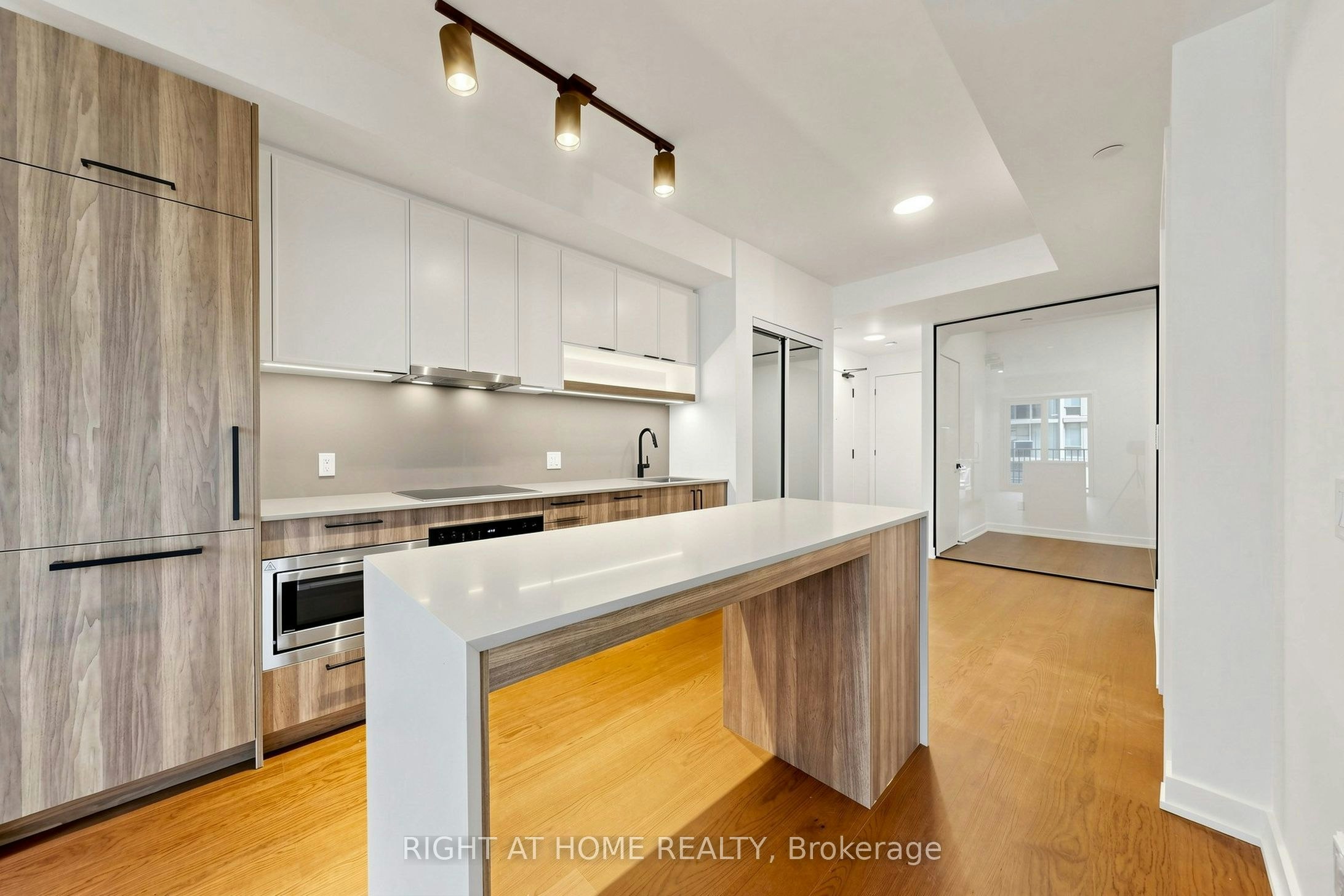 521-91 Montclair Avenue, Toronto, ON, M5P 0B1 - 11