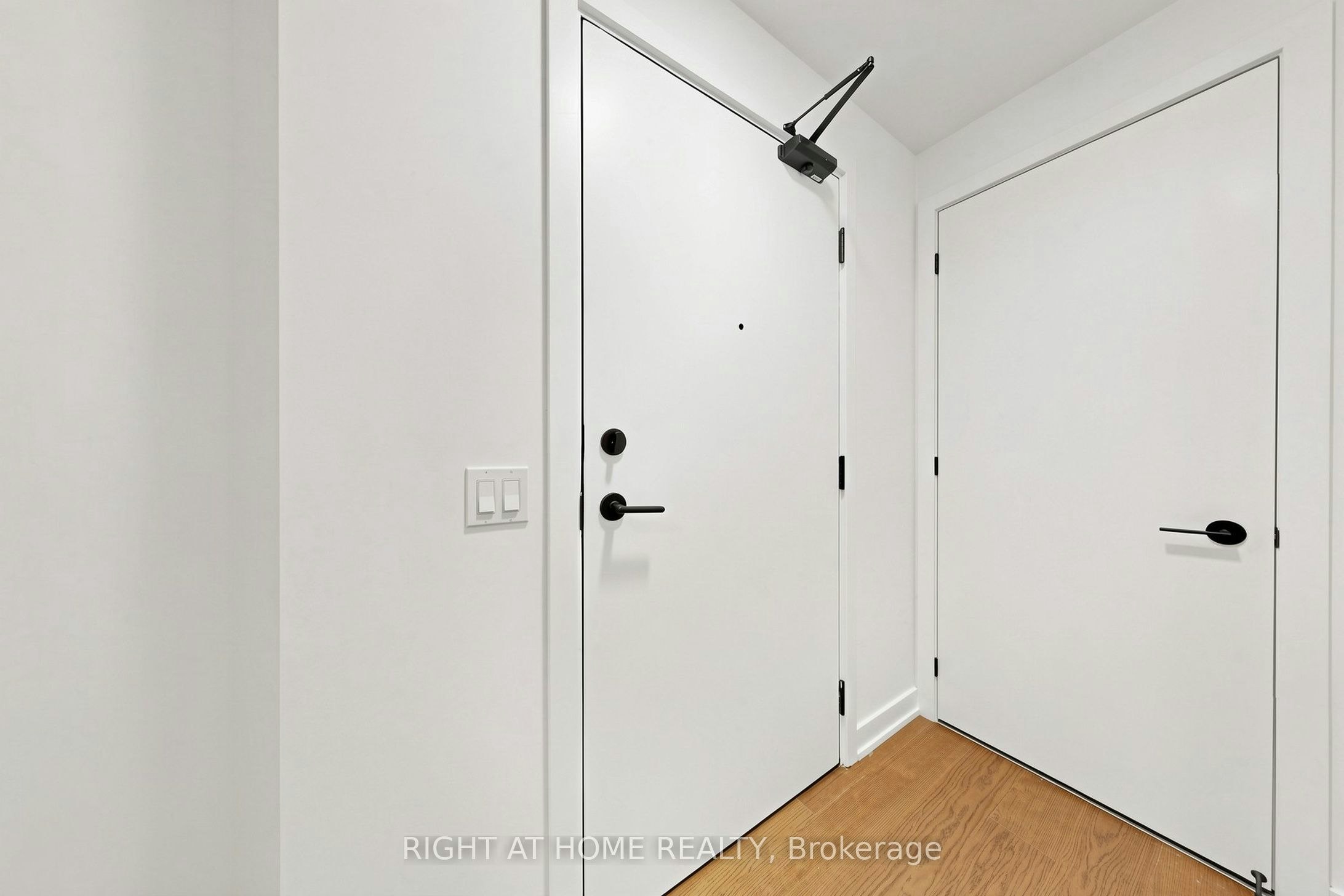 521-91 Montclair Avenue, Toronto, ON, M5P 0B1 - 35