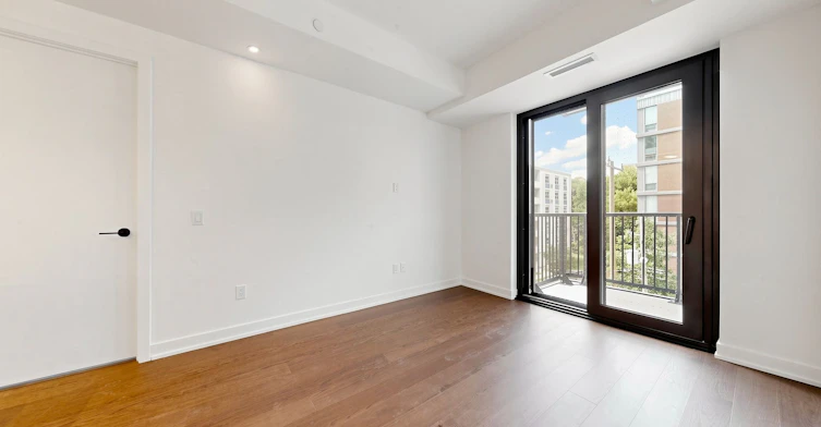 521-91 Montclair Avenue, Toronto, ON, M5P 0B1 - 7