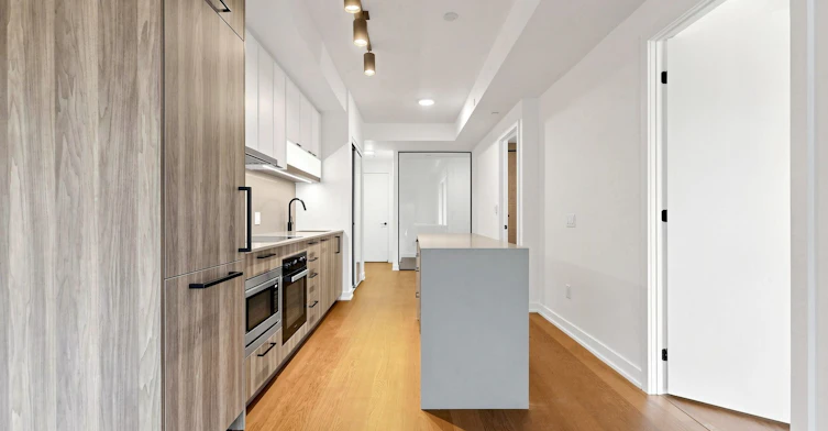 521-91 Montclair Avenue, Toronto, ON, M5P 0B1 - 12