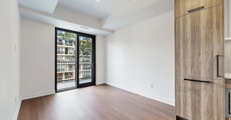 521-91 Montclair Avenue, Toronto, ON, M5P 0B1 - 6