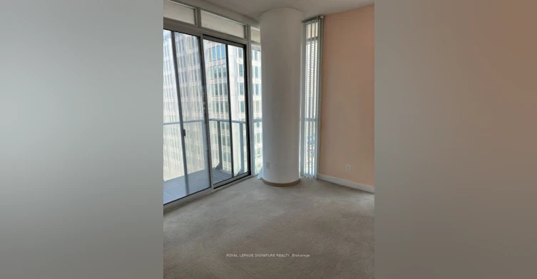 1307-126 Simcoe Street, Toronto, ON, M5H 4E6