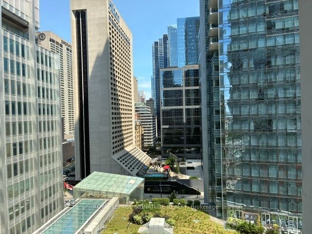 1307-126 Simcoe Street, Toronto, ON, M5H 4E6 - 16