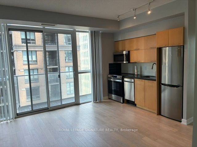 1307-126 Simcoe Street, Toronto, ON, M5H 4E6 - 10