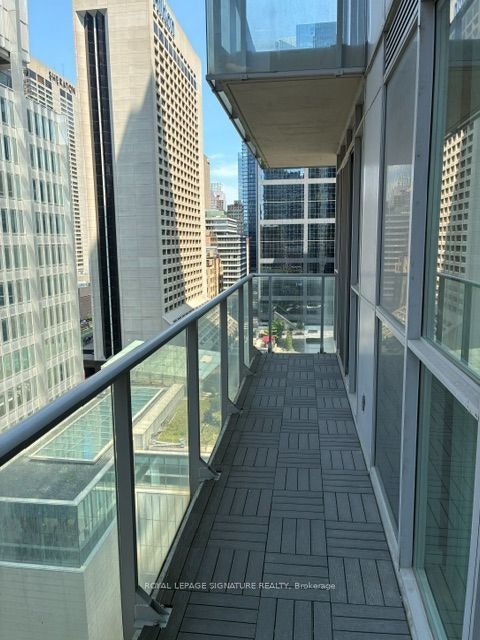 1307-126 Simcoe Street, Toronto, ON, M5H 4E6 - 17