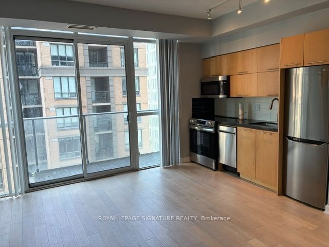 1307-126 Simcoe Street, Toronto, ON, M5H 4E6 - 3