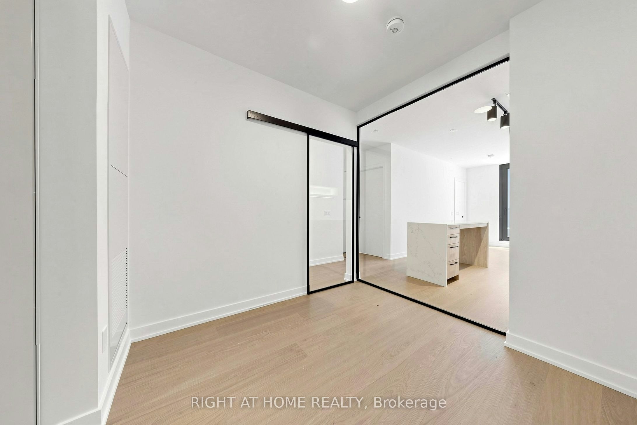 832-91 Montclair Avenue, Toronto, ON, M5P 0B1 - 24