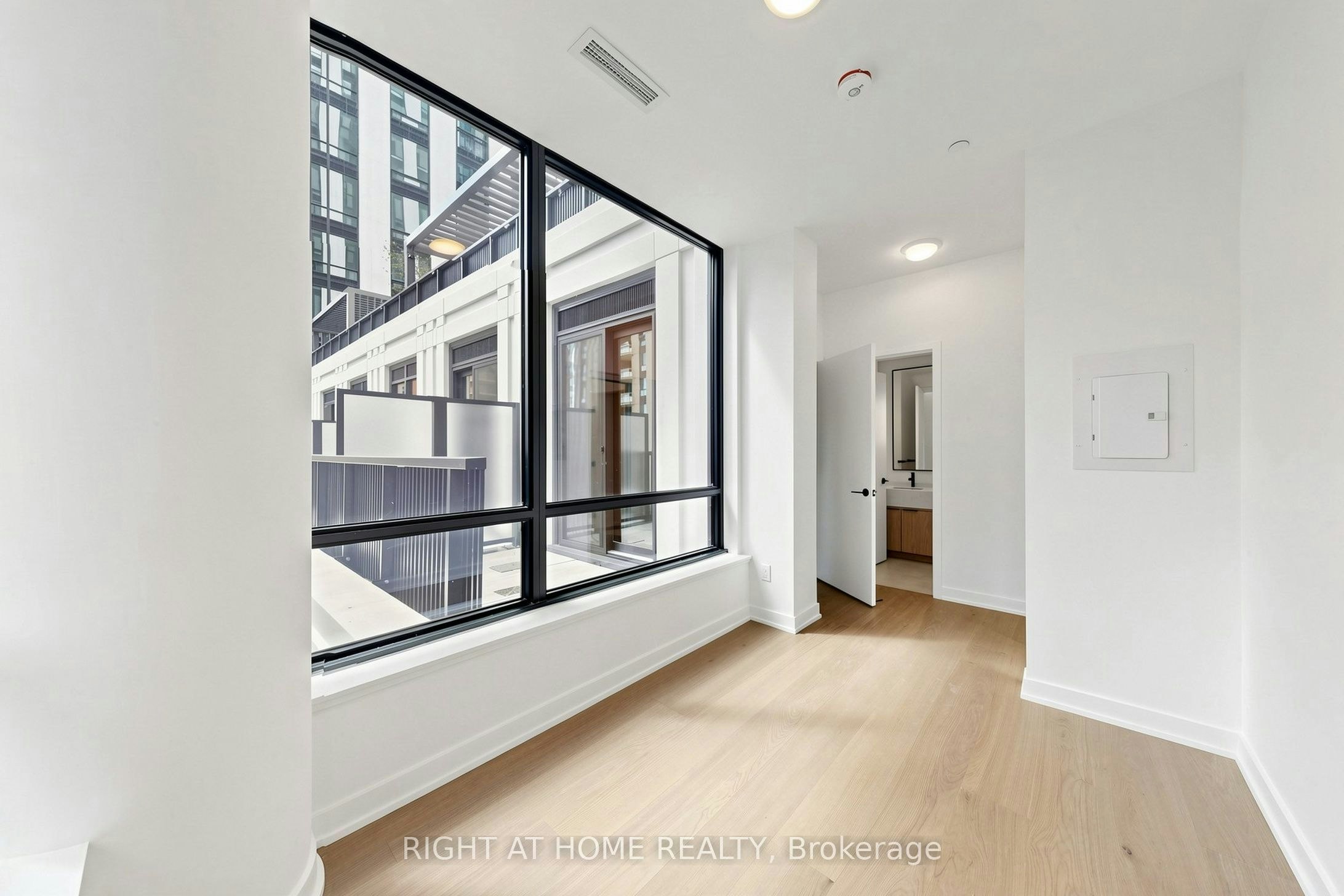 832-91 Montclair Avenue, Toronto, ON, M5P 0B1 - 18