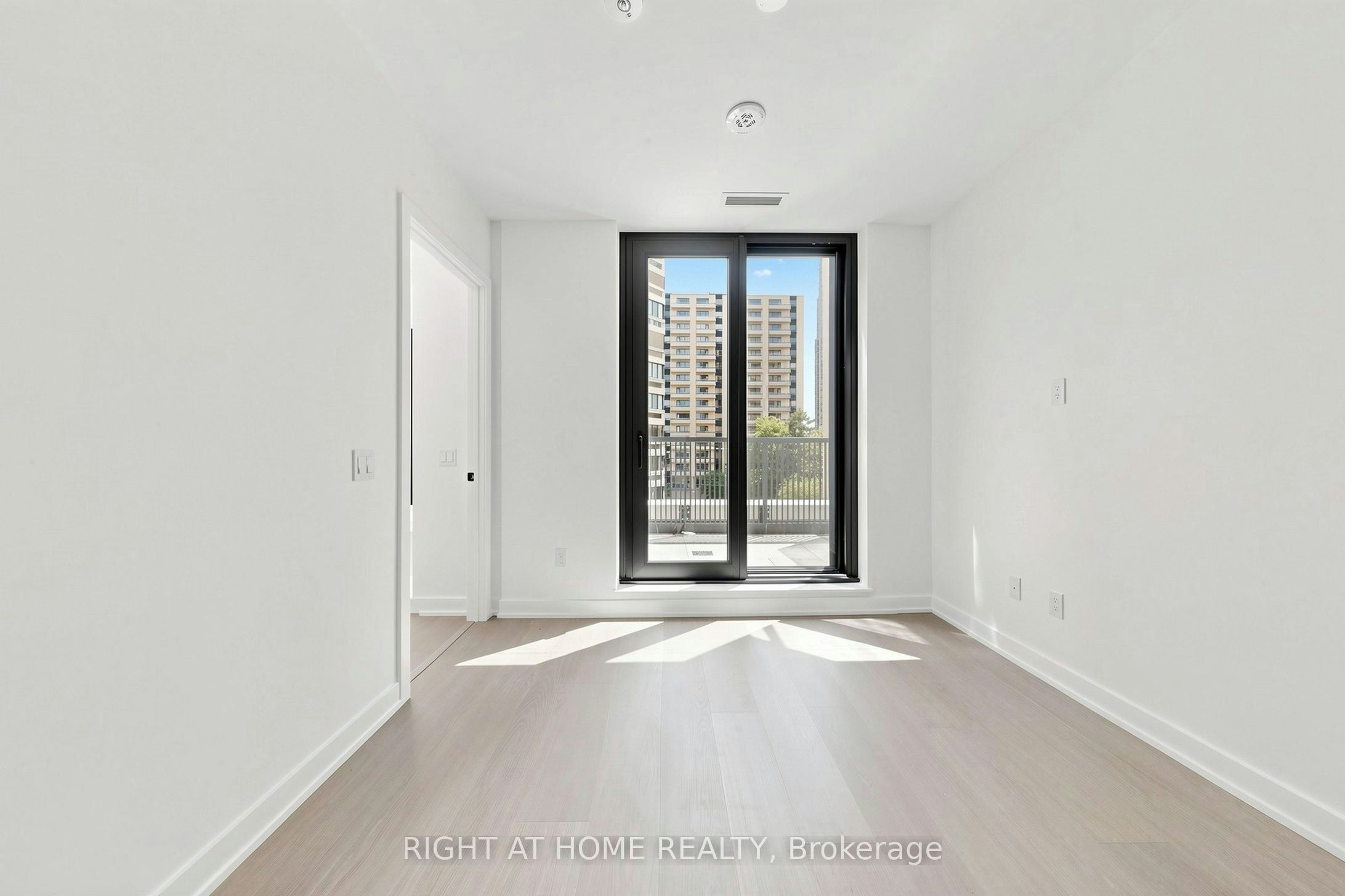 832-91 Montclair Avenue, Toronto, ON, M5P 0B1 - 7