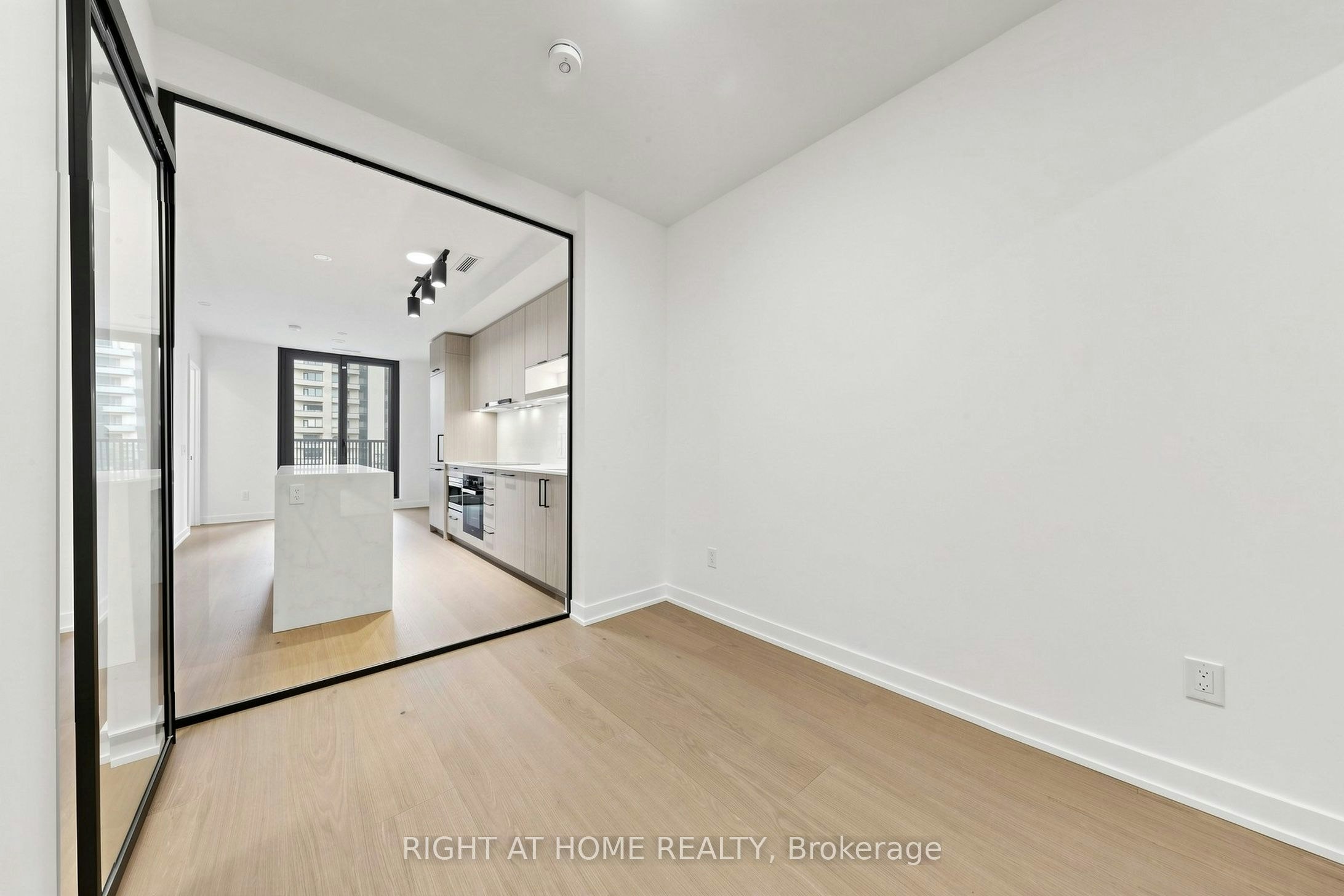 832-91 Montclair Avenue, Toronto, ON, M5P 0B1 - 23