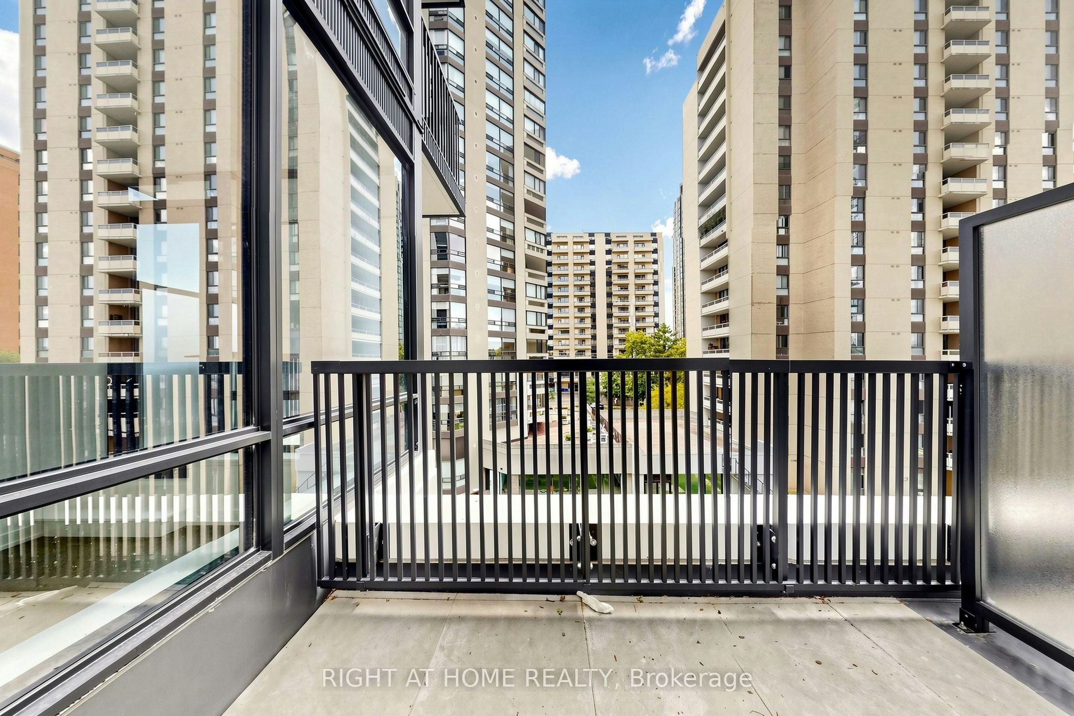 832-91 Montclair Avenue, Toronto, ON, M5P 0B1 - 33