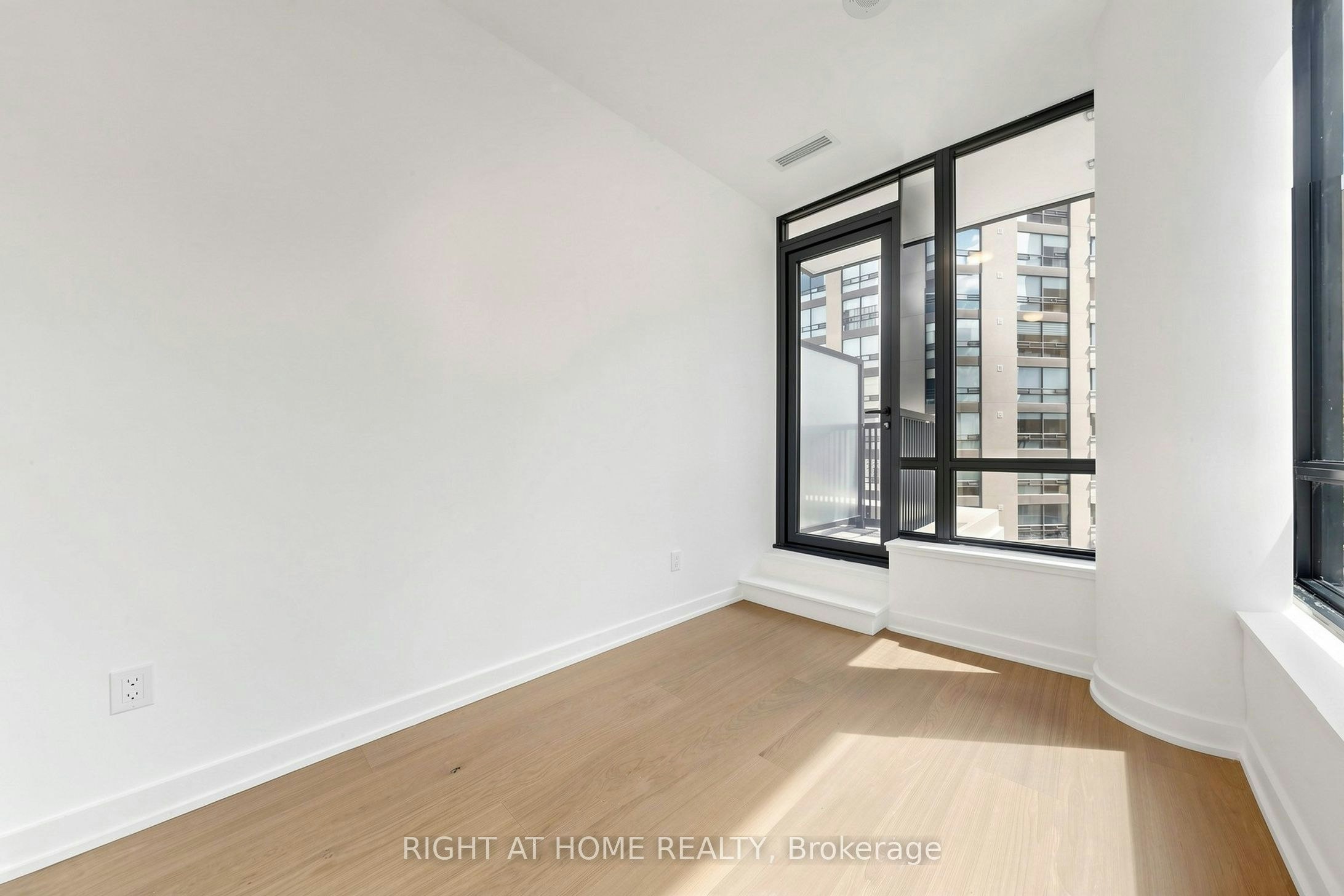 832-91 Montclair Avenue, Toronto, ON, M5P 0B1 - 16