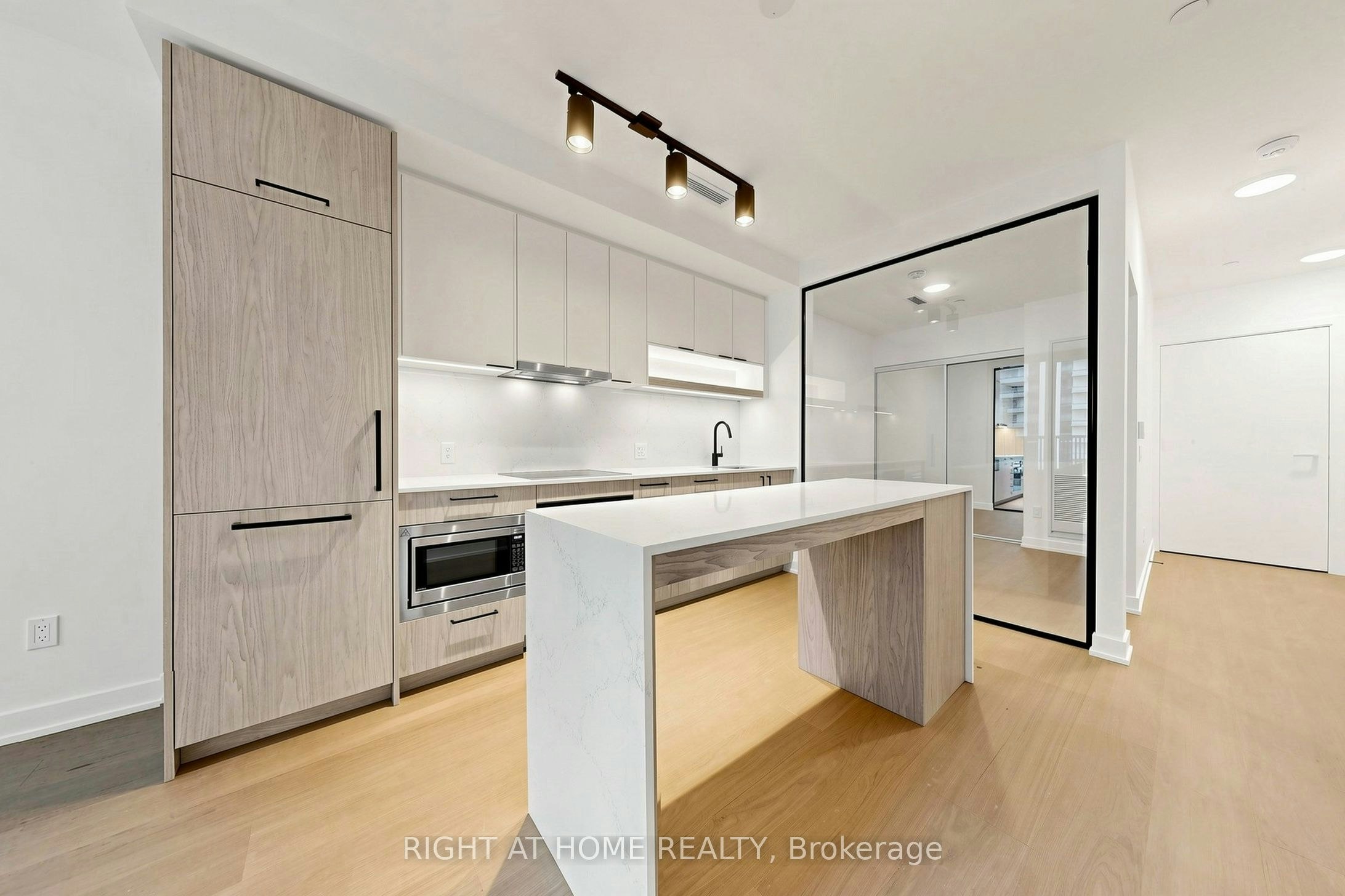 832-91 Montclair Avenue, Toronto, ON, M5P 0B1 - 10