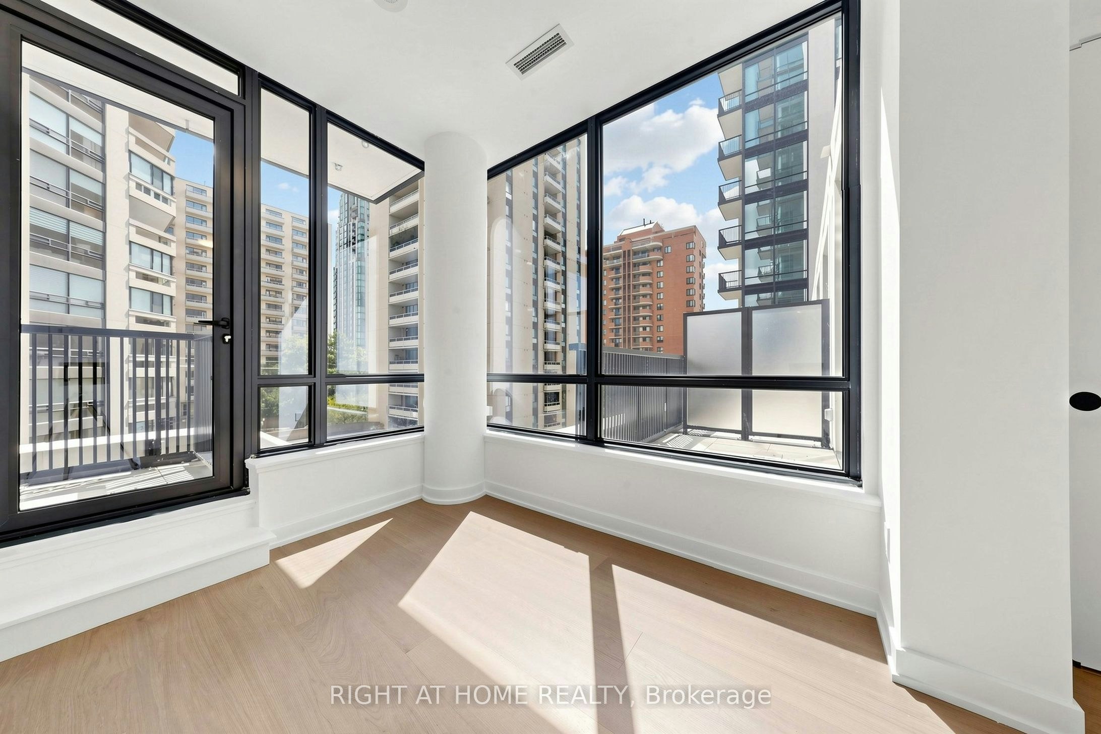 832-91 Montclair Avenue, Toronto, ON, M5P 0B1 - 17
