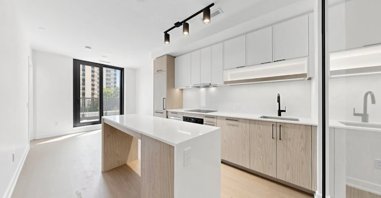 832-91 Montclair Avenue, Toronto, ON, M5P 0B1 - 9