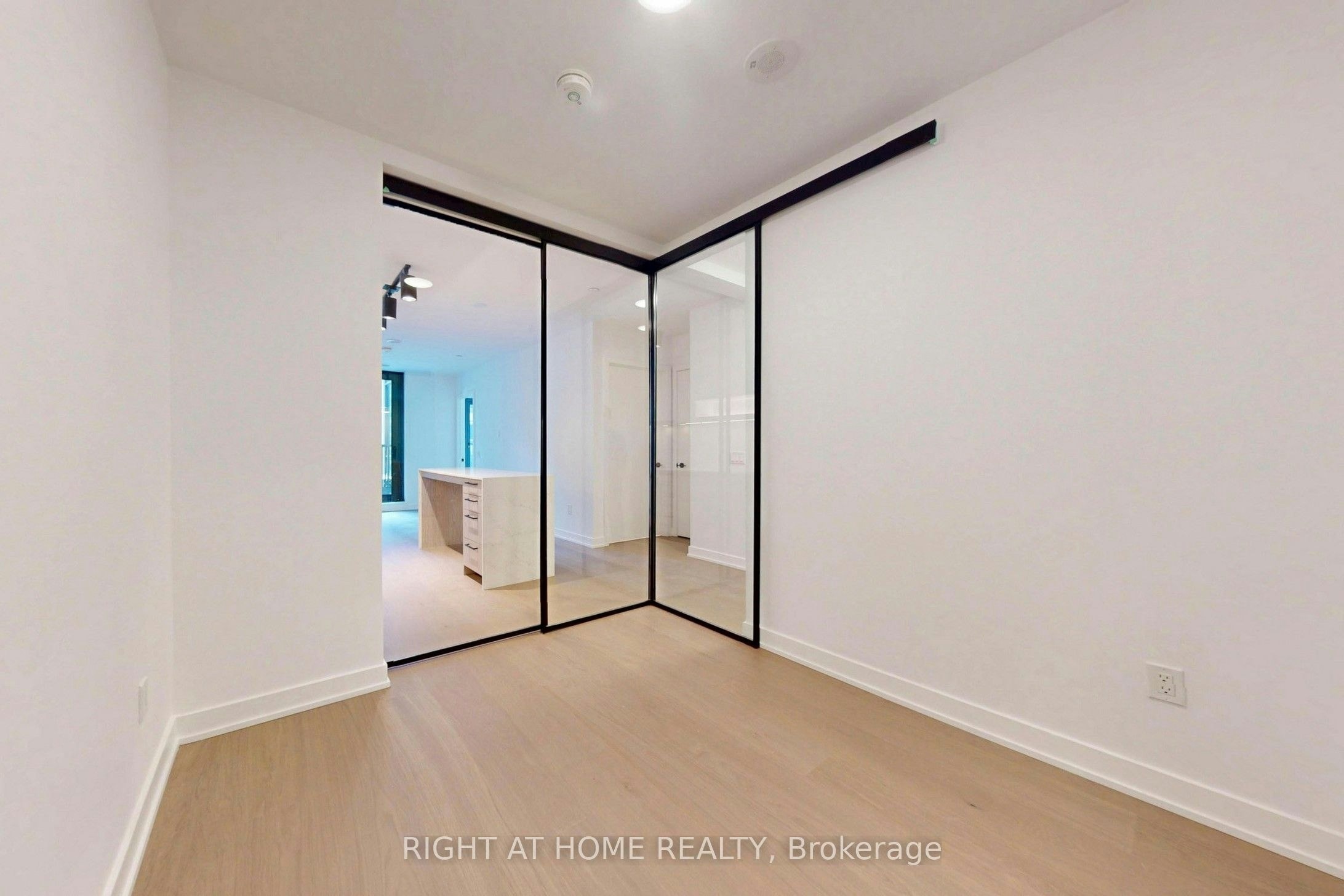 837-91 Montclair Avenue, Toronto, ON, M5P 0B1 - 30