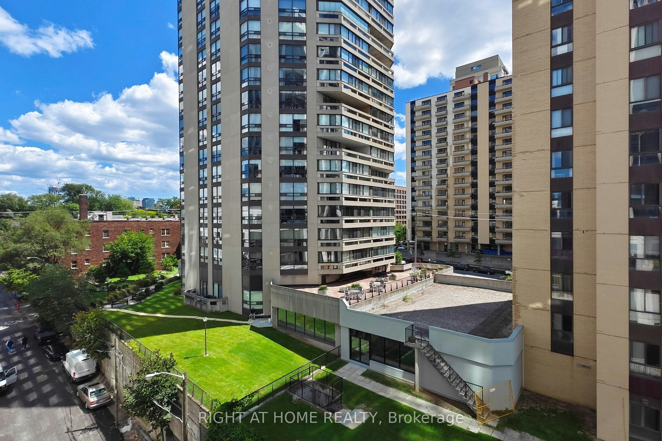 837-91 Montclair Avenue, Toronto, ON, M5P 0B1 - 40