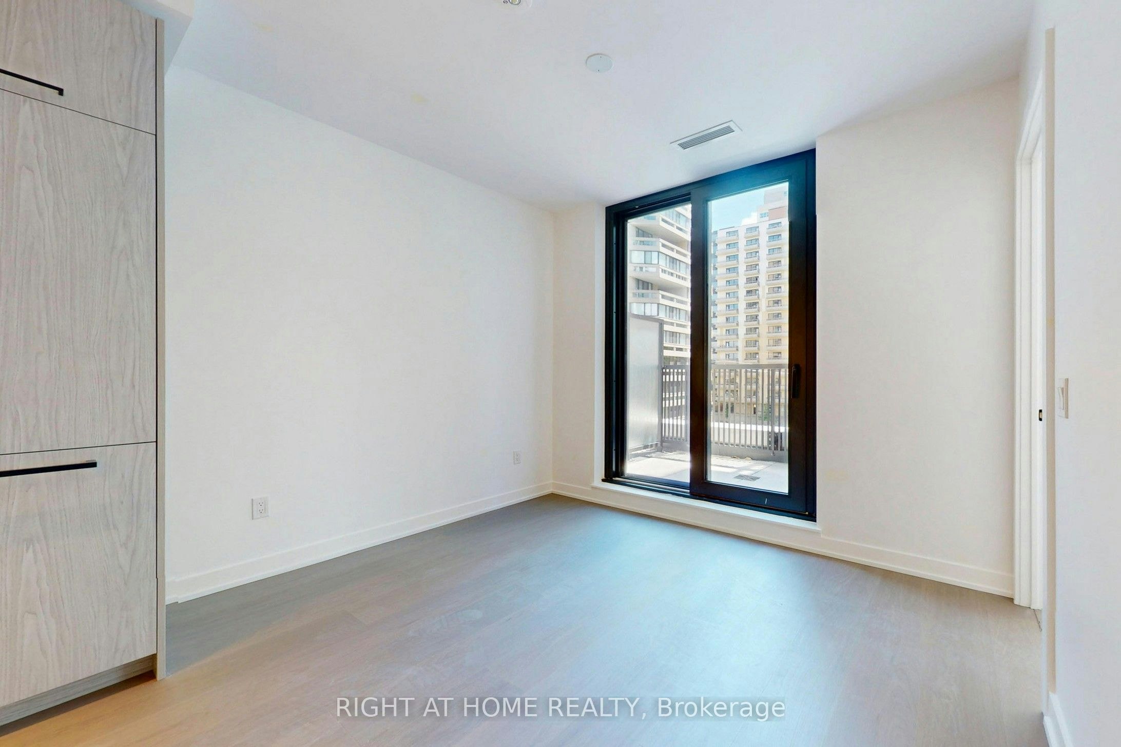 837-91 Montclair Avenue, Toronto, ON, M5P 0B1 - 6