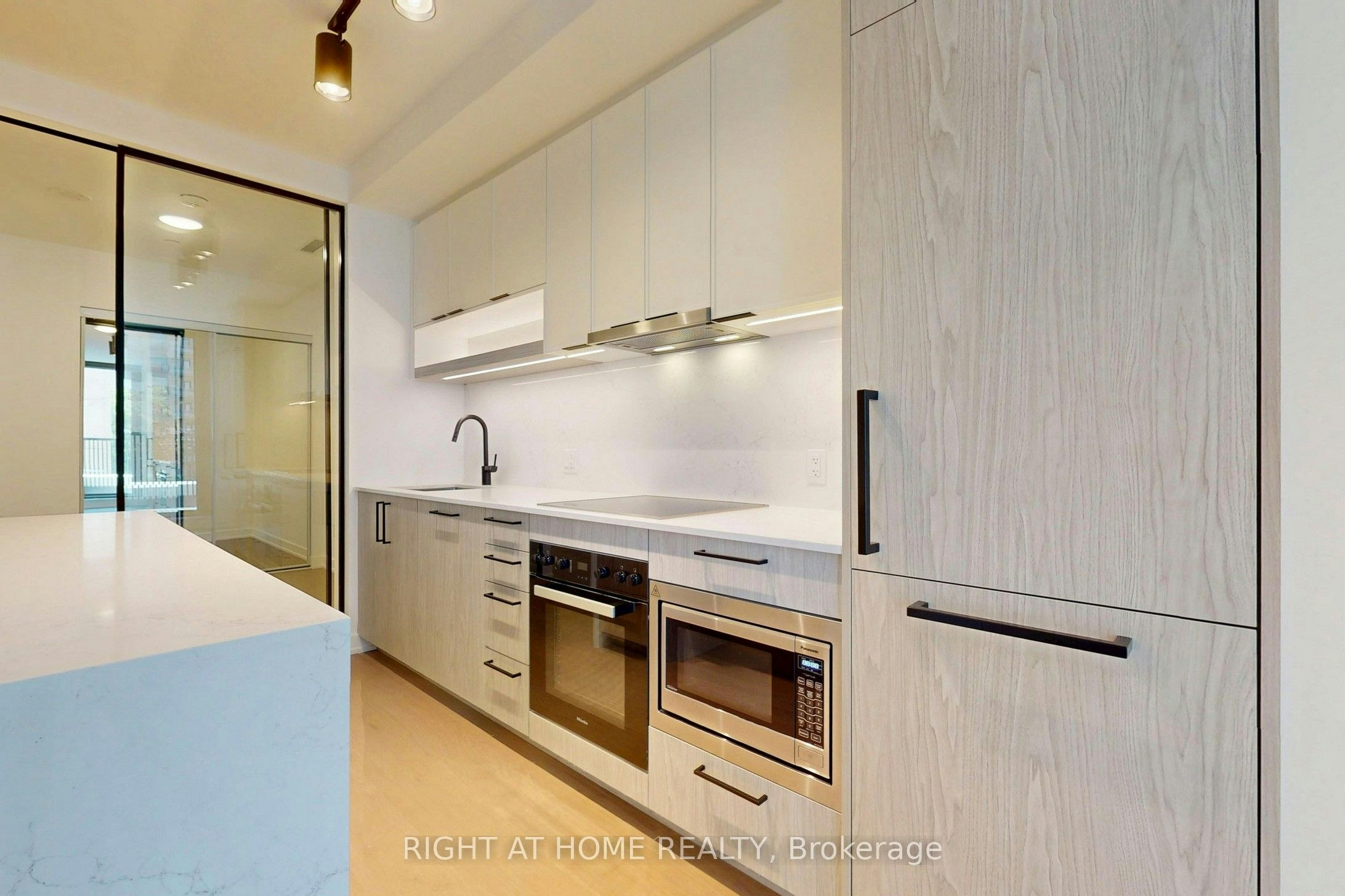837-91 Montclair Avenue, Toronto, ON, M5P 0B1 - 12