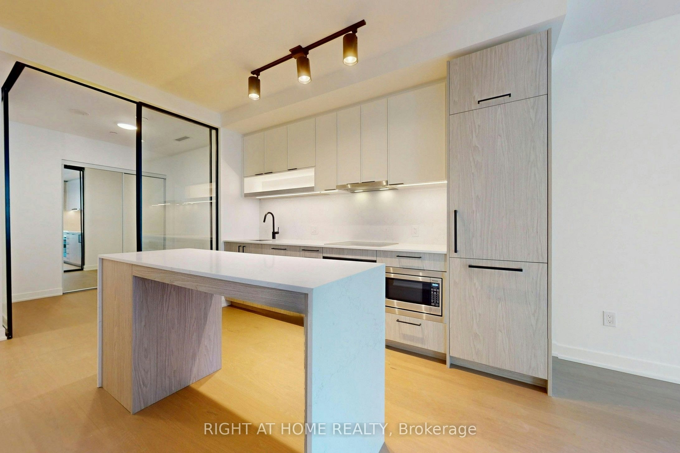 837-91 Montclair Avenue, Toronto, ON, M5P 0B1 - 11