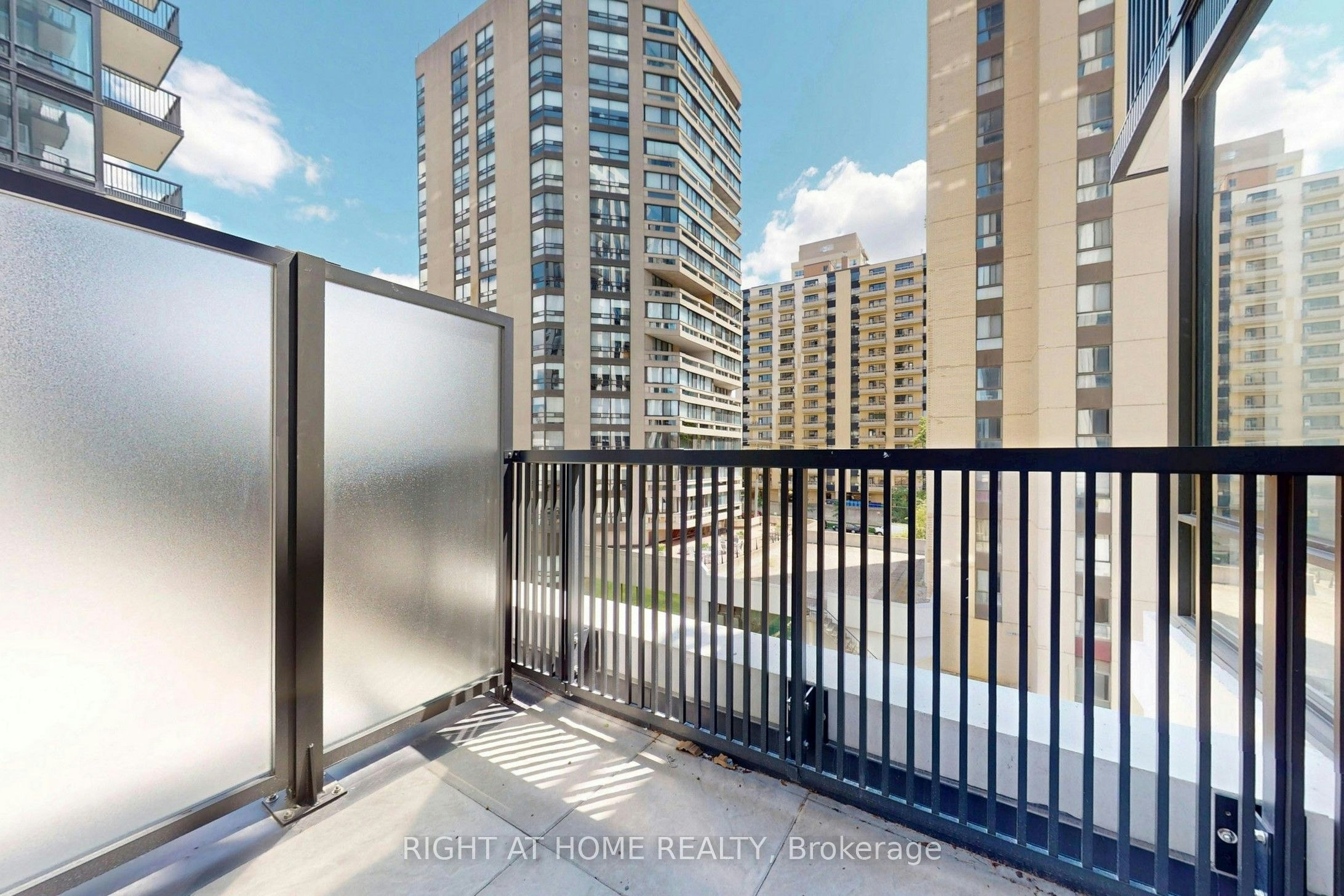 837-91 Montclair Avenue, Toronto, ON, M5P 0B1 - 37