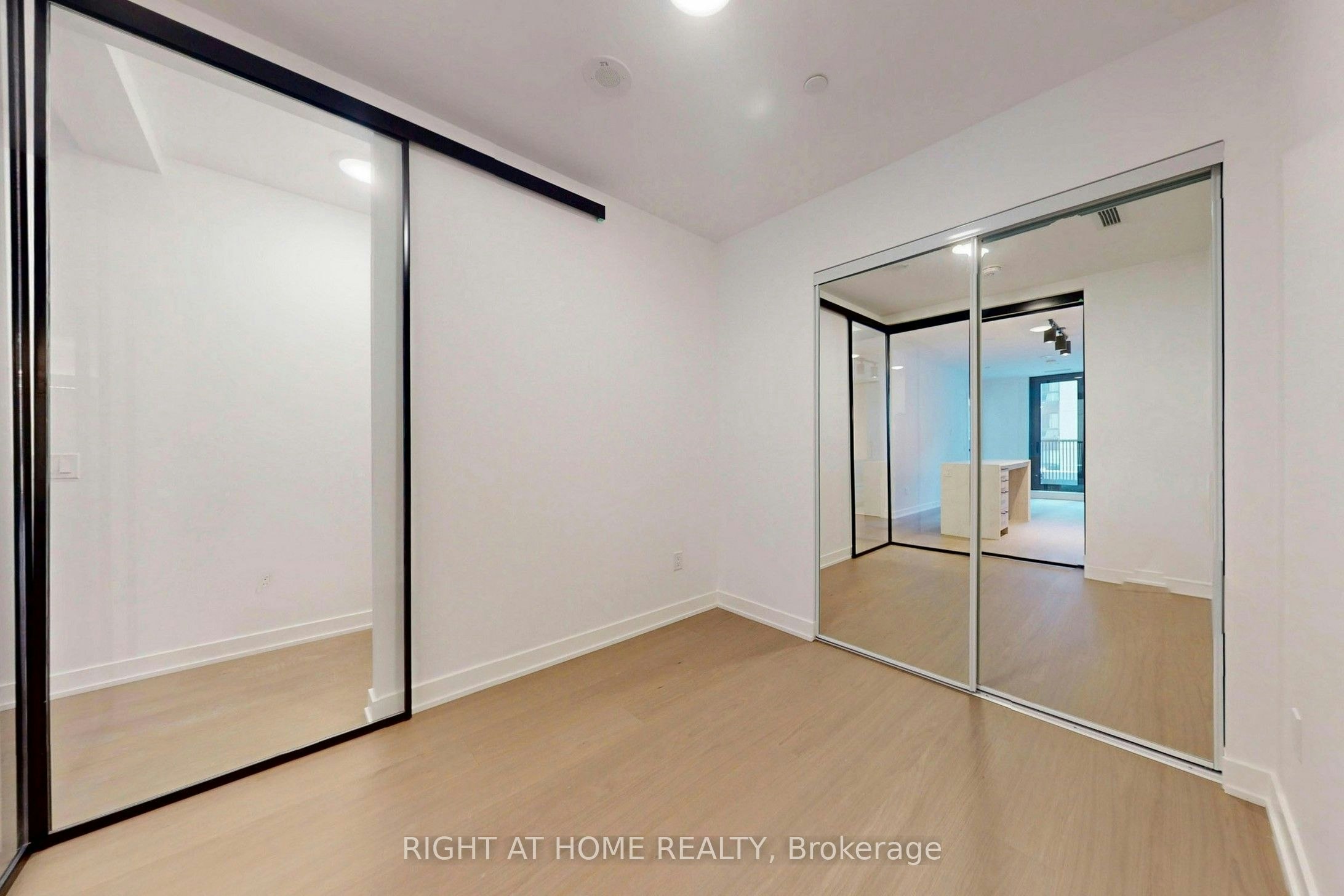 837-91 Montclair Avenue, Toronto, ON, M5P 0B1 - 29