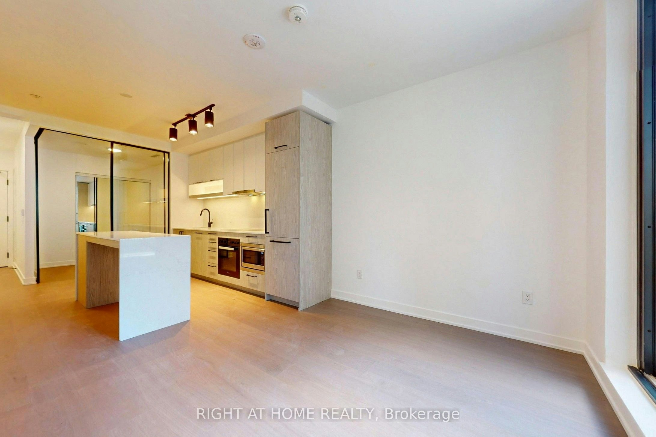837-91 Montclair Avenue, Toronto, ON, M5P 0B1 - 9