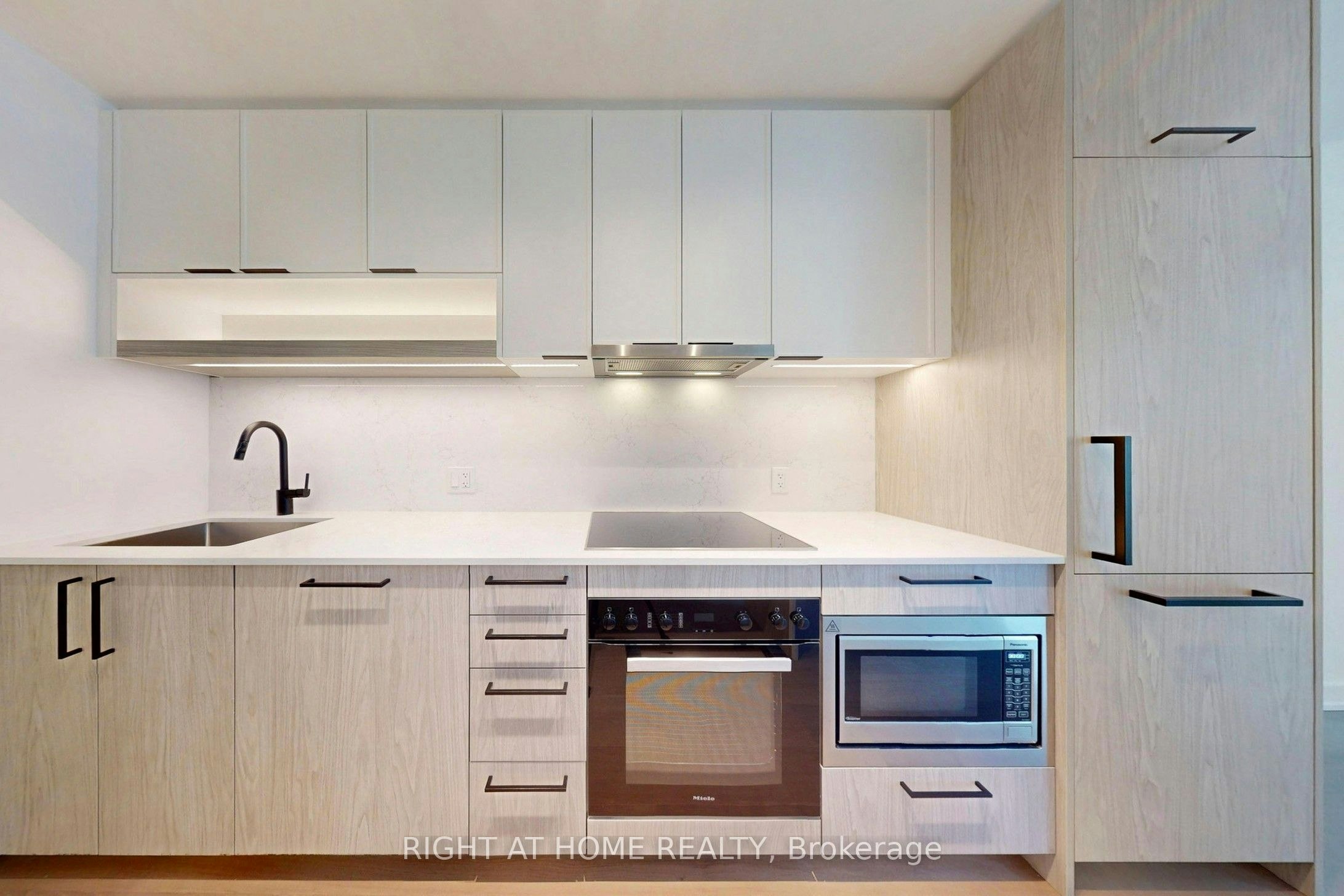837-91 Montclair Avenue, Toronto, ON, M5P 0B1 - 13