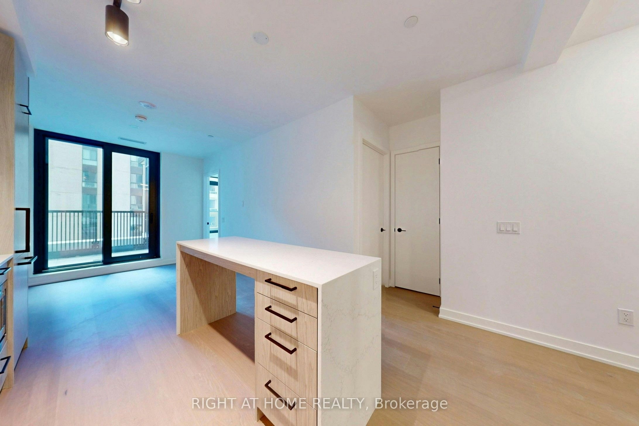837-91 Montclair Avenue, Toronto, ON, M5P 0B1 - 14
