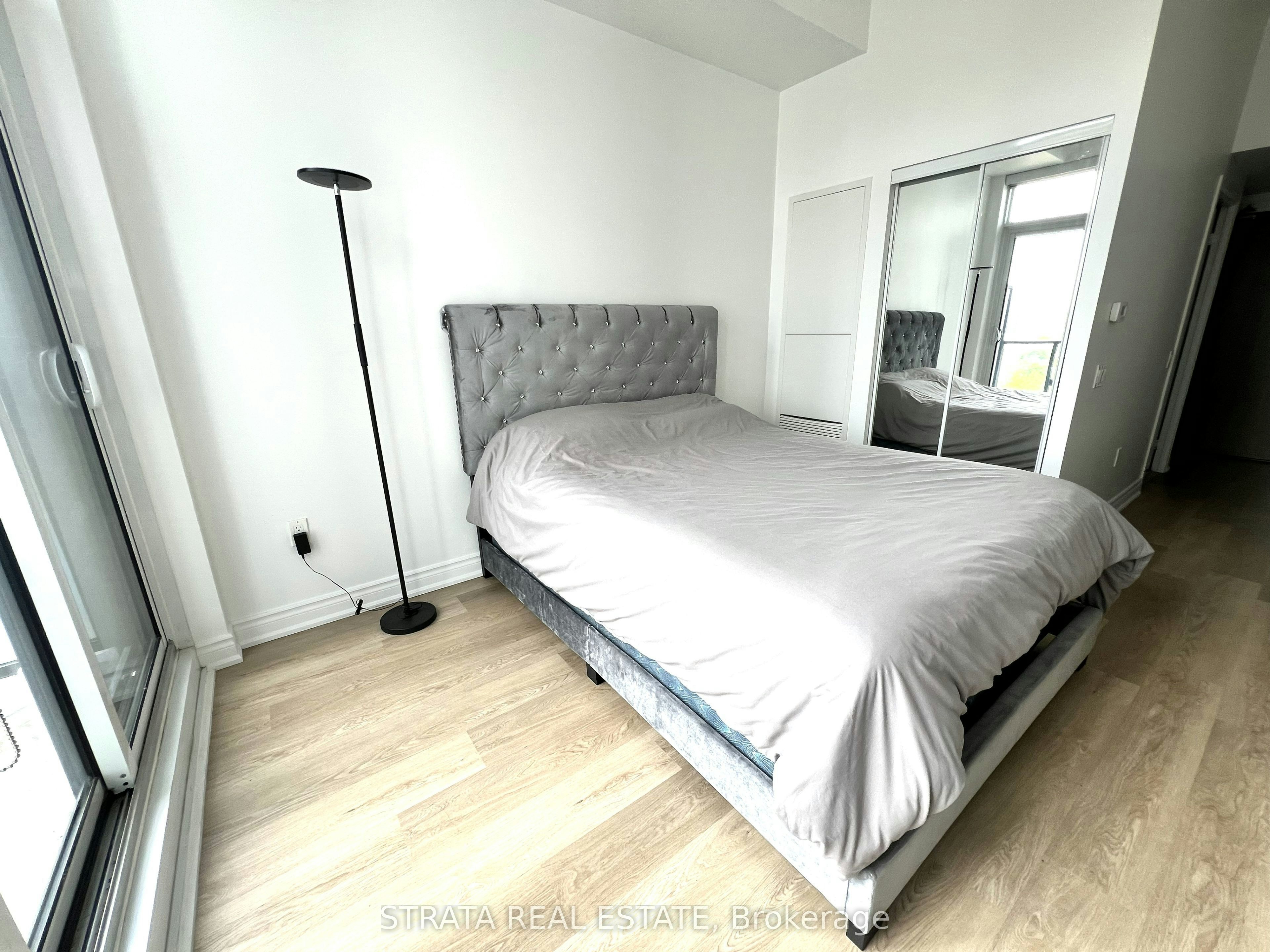 1901-251 Jarvis Street, Toronto, ON, M5B 0C3 - 4